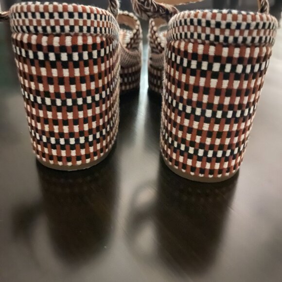 Chloe Odina Braided Straps Cotton Platform Sandals - Picture 7 of 9